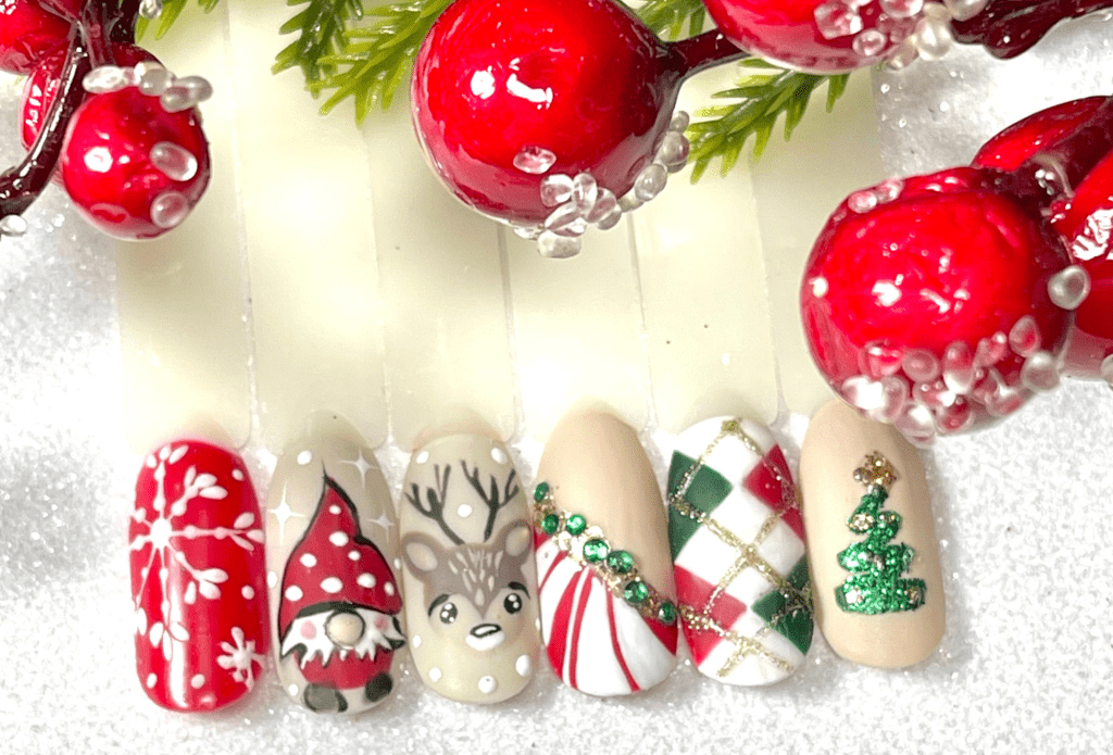 Τα top χριστουγεννιάτικα σχέδια νυχιών με μόνο 6 βερνίκια